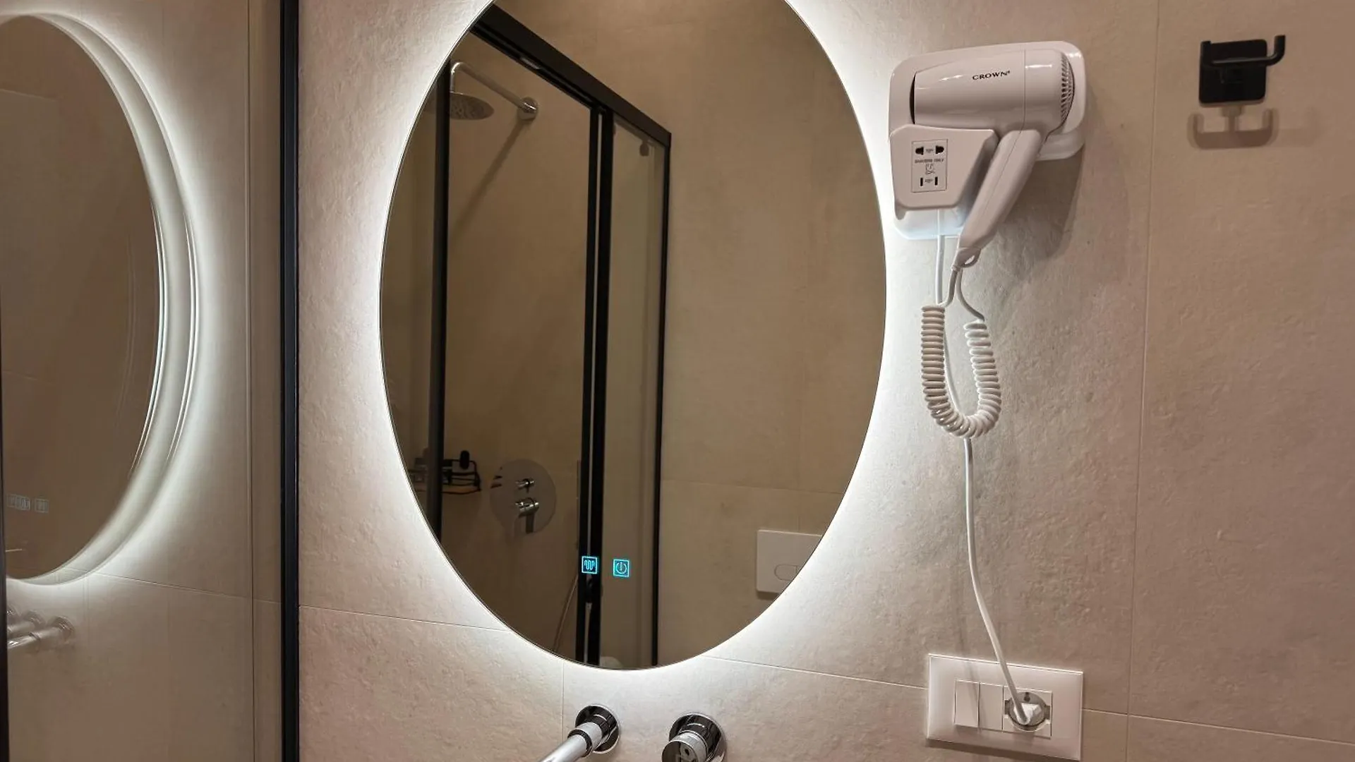 Comfort Inn Hotel Kukës アルバニア